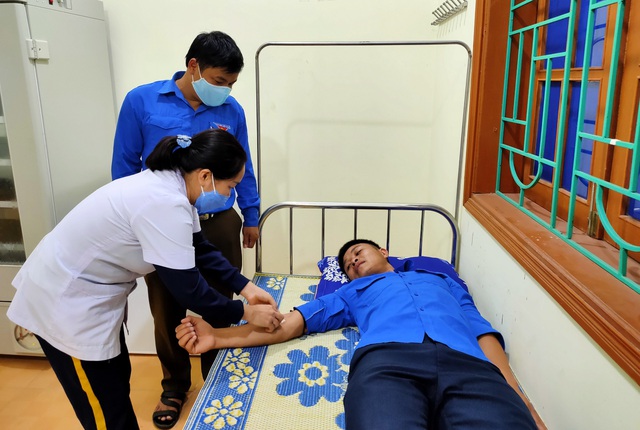Hiến máu cứu sản phụ nguy kịch tại Hà Tĩnh